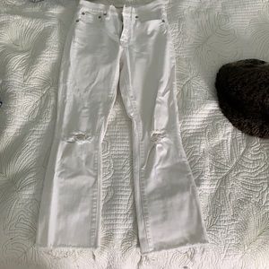 The Perfect Vintage Crop Jean: Knee-Rip